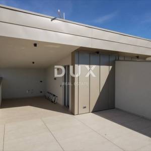 RIJEKA, KOSTRENA - ekskluzivna dvojna kuća s jacuzzijem - novogradnja s panoramskim pogledom na more! PRILIKA!