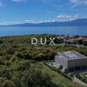 RIJEKA, KOSTRENA - ekskluzivna dvojna kuća s jacuzzijem - novogradnja s panoramskim pogledom na more! PRILIKA!