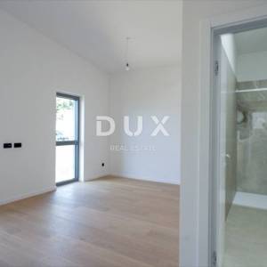 RIJEKA, KOSTRENA - ekskluzivna dvojna kuća s jacuzzijem - novogradnja s panoramskim pogledom na more! PRILIKA!