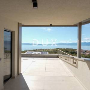 RIJEKA, KOSTRENA - ekskluzivan stan s jacuzzijem - novogradnja s panoramskim pogledom na more! PRILIKA!