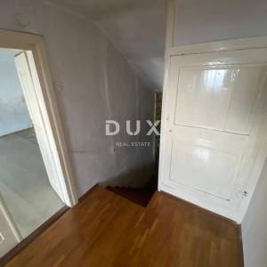 RIJEKA, KOSTRENA - samostojeća kuća + okućnica s parkingom i pogledom na more! PRILIKA!