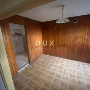 RIJEKA, KOSTRENA - samostojeća kuća + okućnica s parkingom i pogledom na more! PRILIKA!