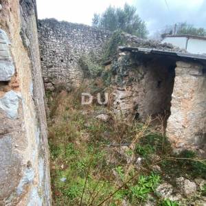 RIJEKA, KOSTRENA - samostojeća kuća + okućnica s parkingom i pogledom na more! PRILIKA!