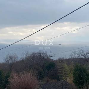 RIJEKA, KOSTRENA - samostojeća kuća + okućnica s parkingom i pogledom na more! PRILIKA!