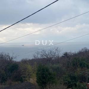 RIJEKA, KOSTRENA - samostojeća kuća + okućnica s parkingom i pogledom na more! PRILIKA!