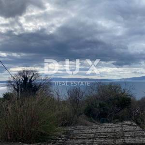 RIJEKA, KOSTRENA - samostojeća kuća + okućnica s parkingom i pogledom na more! PRILIKA!