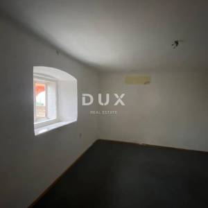 RIJEKA, KOSTRENA - samostojeća kuća + okućnica s parkingom i pogledom na more! PRILIKA!