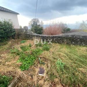 RIJEKA, KOSTRENA - samostojeća kuća + okućnica s parkingom i pogledom na more! PRILIKA!