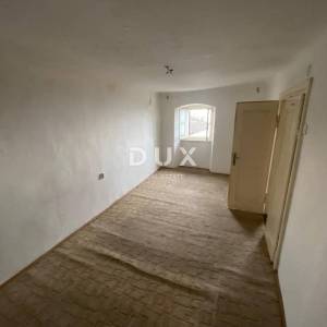 RIJEKA, KOSTRENA - samostojeća kuća + okućnica s parkingom i pogledom na more! PRILIKA!