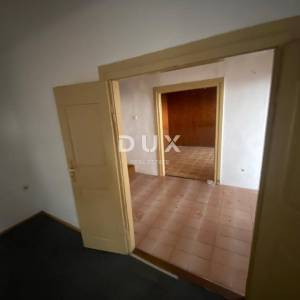 RIJEKA, KOSTRENA - samostojeća kuća + okućnica s parkingom i pogledom na more! PRILIKA!