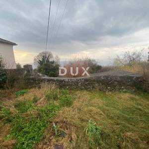 RIJEKA, KOSTRENA - samostojeća kuća + okućnica s parkingom i pogledom na more! PRILIKA!