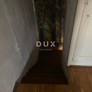 RIJEKA, KOSTRENA - samostojeća kuća + okućnica s parkingom i pogledom na more! PRILIKA!