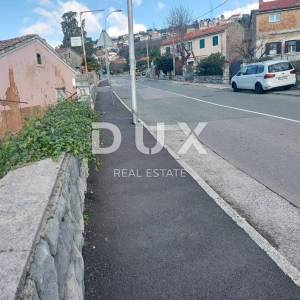 RIJEKA, KOZALA- građevinsko zemljište 1000m2 s pogledom na more + starina/kuća 110m2