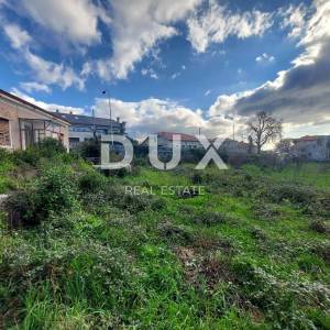 RIJEKA, KOZALA- građevinsko zemljište 1000m2 s pogledom na more + starina/kuća 110m2