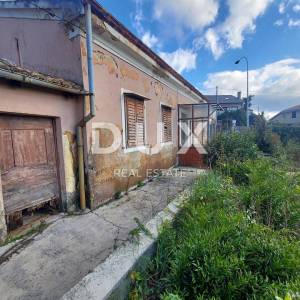 RIJEKA, KOZALA- građevinsko zemljište 1000m2 s pogledom na more + starina/kuća 110m2
