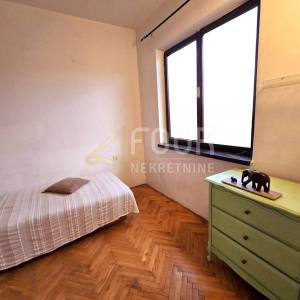 Rijeka, Krimeja, nekretnina na traženoj poziciji, 2s+db i konoba