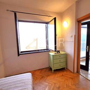 Rijeka, Krimeja, nekretnina na traženoj poziciji, 2s+db i konoba