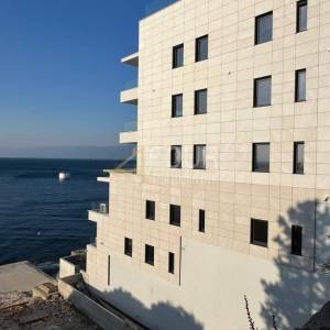 Rijeka, Pećine, kvalitetna novogradnja - 1. red do mora