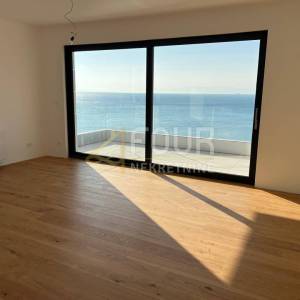 Rijeka, Pećine, kvalitetna novogradnja - 1. red do mora