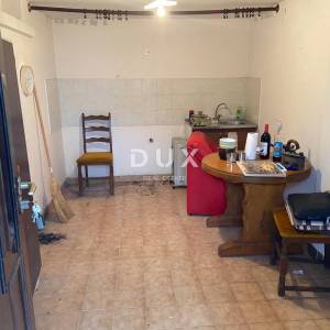 RIJEKA, POTOK - stan 2S+DB u prizemlju s okućnicom na odličnoj lokaciji! PRILIKA!