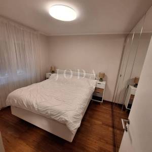 Rijeka - Uređen i namješten 2-sobni stan s loggiom – mirna ulica, blizina kampusa