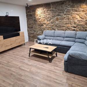 RIJEKA, ZAMET - Višestambena kuća s pogledom na more, 275m2