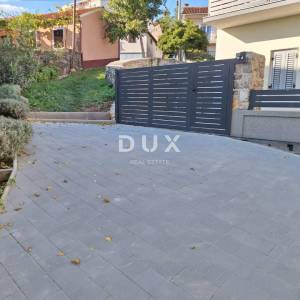 RIJEKA, ZAMET - Višestambena kuća s pogledom na more, 275m2