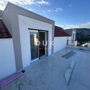 ROGOZNICA, STIVAŠNICA – Penthouse s fenomenalnim pogledom na more