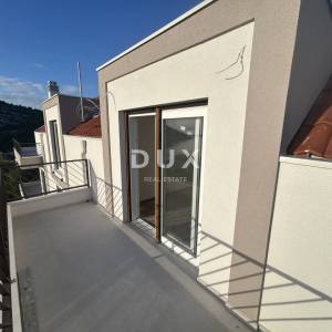 ROGOZNICA, STIVAŠNICA – Penthouse s fenomenalnim pogledom na more