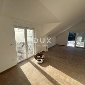 ROGOZNICA, STIVAŠNICA – Penthouse s fenomenalnim pogledom na more