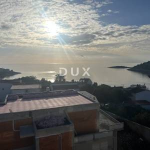 ROGOZNICA, STIVAŠNICA – Penthouse s fenomenalnim pogledom na more