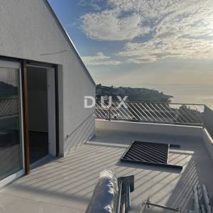 ROGOZNICA, STIVAŠNICA – Penthouse s fenomenalnim pogledom na more