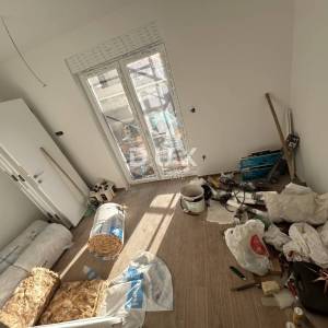 ROGOZNICA, STIVAŠNICA – Stan u prizemlju s bazenom i pogledom na more