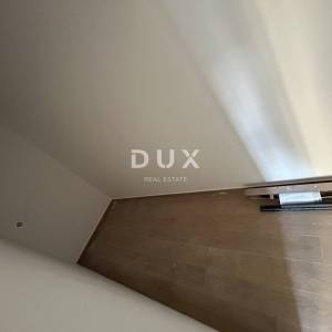 ROGOZNICA, STIVAŠNICA – Stan u prizemlju s bazenom i pogledom na more