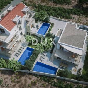 ROGOZNICA, STIVAŠNICA – Stan u prizemlju s bazenom i pogledom na more