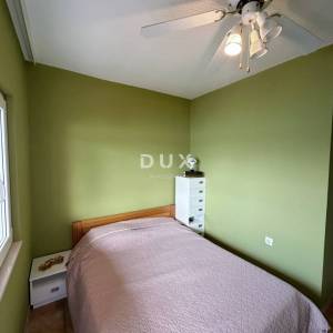 ROGOZNICA, ZATOGLAV – Ekskluzivna kuća 1. red do mora s vlastitim mulom i vezovima