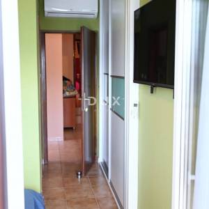 ROGOZNICA, ZATOGLAV – Ekskluzivna kuća 1. red do mora s vlastitim mulom i vezovima