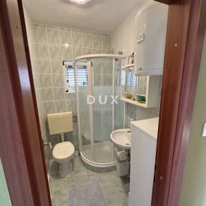 ROGOZNICA, ZATOGLAV – Ekskluzivna kuća 1. red do mora s vlastitim mulom i vezovima