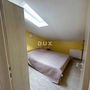 ROGOZNICA, ZATOGLAV – Ekskluzivna kuća 1. red do mora s vlastitim mulom i vezovima