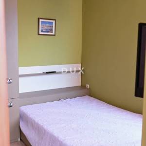 ROGOZNICA, ZATOGLAV – Ekskluzivna kuća 1. red do mora s vlastitim mulom i vezovima