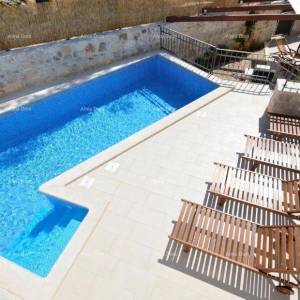 ROVINJ (okolica) - Autentična kamena kuća s bazenom za prodaju