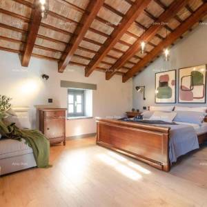 ROVINJ (okolica) - Autentična kamena kuća s bazenom za prodaju