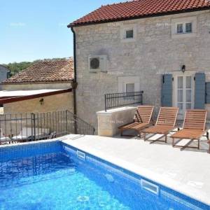 ROVINJ (okolica) - Autentična kamena kuća s bazenom za prodaju