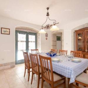 ROVINJ (okolica) - Autentična kamena kuća s bazenom za prodaju