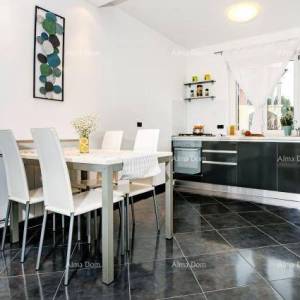 Rovinj, Prekrasna vila s bazenom.