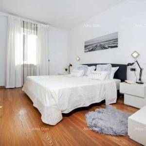 Rovinj, Prekrasna vila s bazenom.