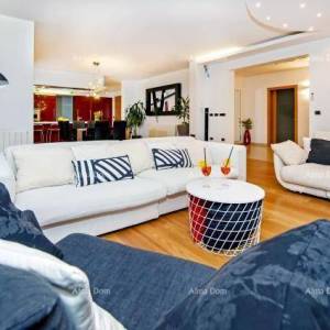 Rovinj, Prekrasna vila s bazenom.