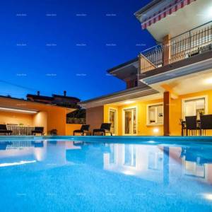 Rovinj, Prekrasna vila s bazenom.