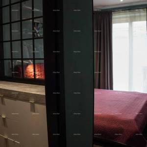 Rovinj. Stan na prvom katu kuće