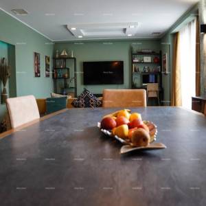 Rovinj. Stan na prvom katu kuće